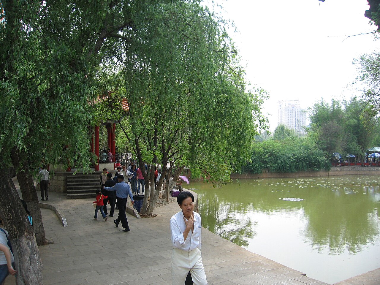 Kunming city life for nearby universities